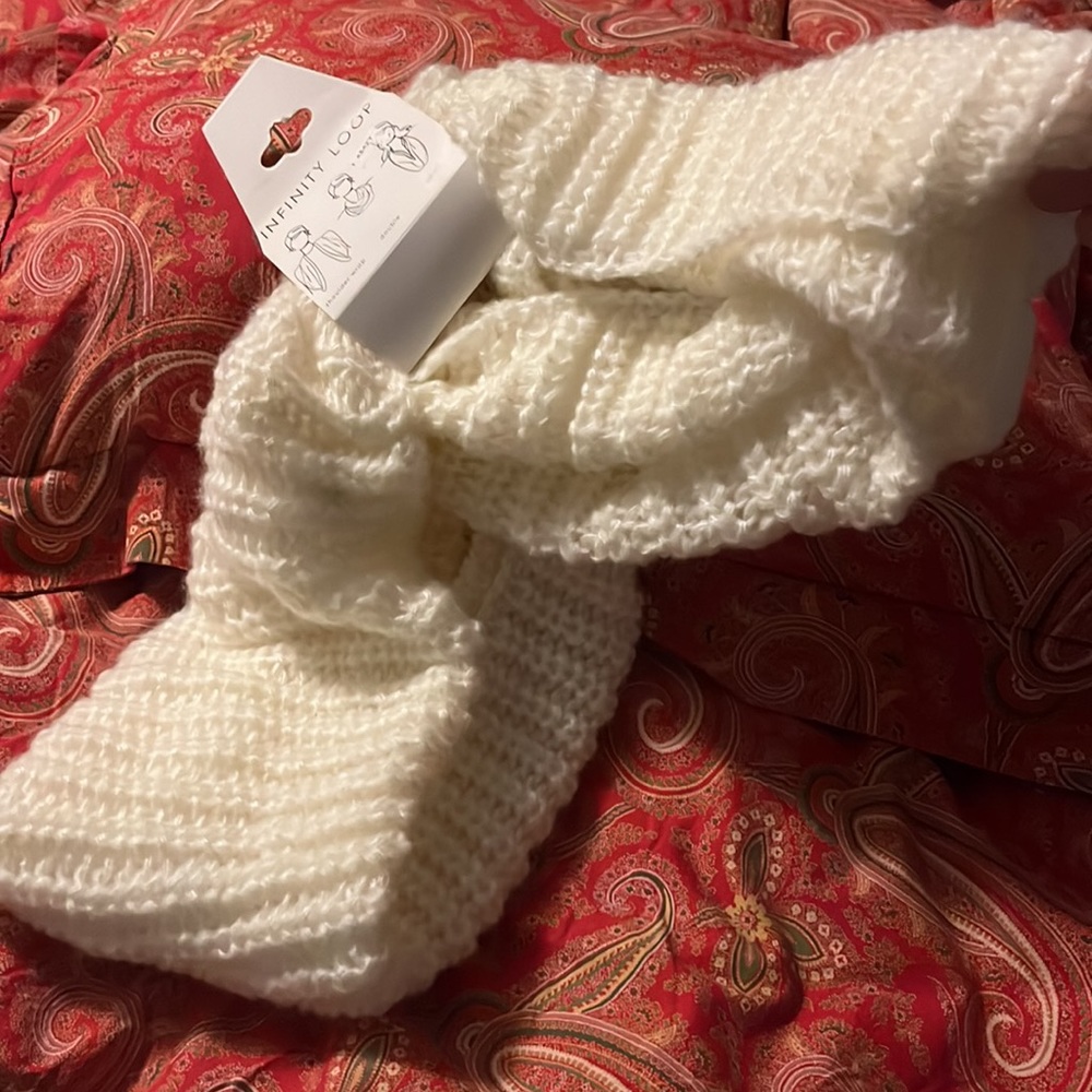 Infinity loop scarf - Picture 4 of 4